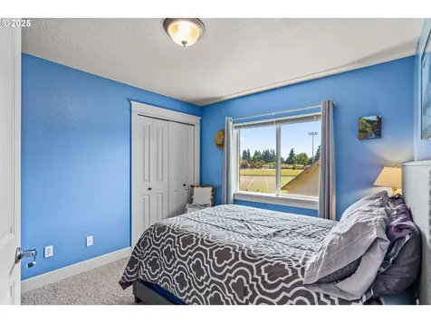 3743 Julia Loop Eugene OR 97404