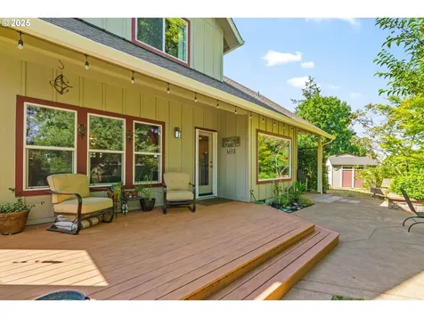 3743 Julia Loop Eugene OR 97404