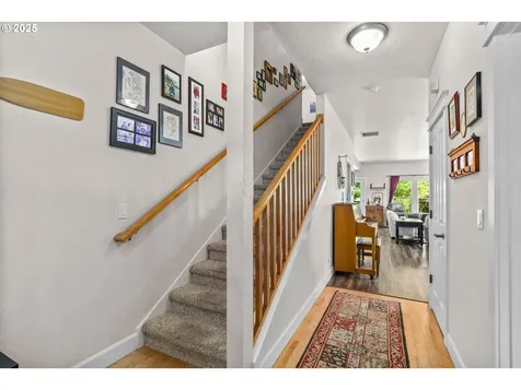 3743 Julia Loop Eugene OR 97404