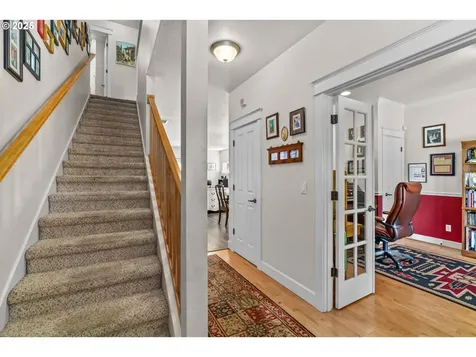 3743 Julia Loop Eugene OR 97404
