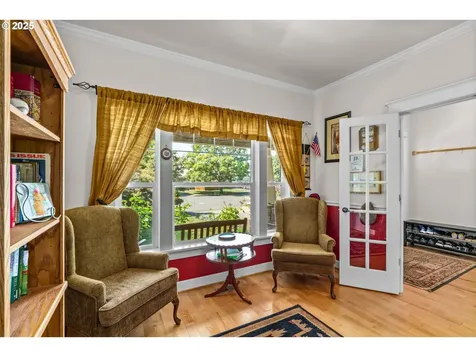 3743 Julia Loop Eugene OR 97404
