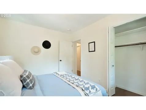 7235 SW 54th Avenue Portland OR 97219