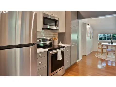 7235 SW 54th Avenue Portland OR 97219