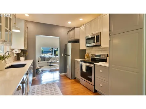 7235 SW 54th Avenue Portland OR 97219