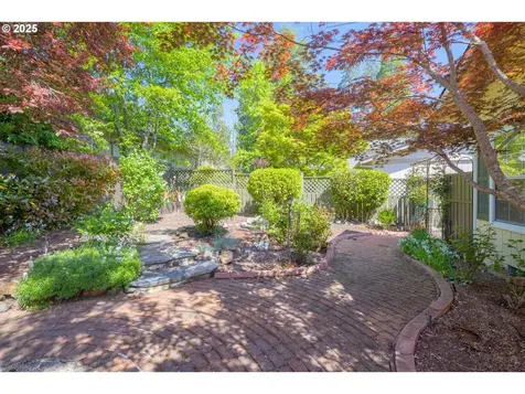 700 NW Bellevue Place Grants Pass OR 97526