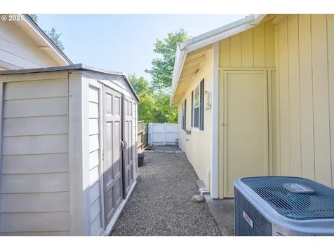 700 NW Bellevue Place Grants Pass OR 97526