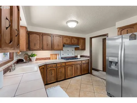 15648 NE Rose Parkway Portland OR 97230