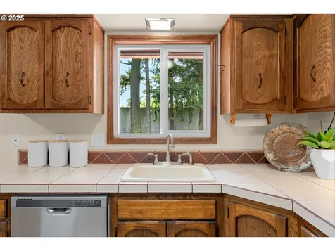 15648 NE Rose Parkway Portland OR 97230
