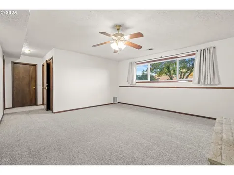 15648 NE Rose Parkway Portland OR 97230