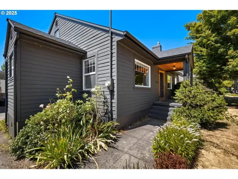 1703 SE 59th Avenue Portland OR 97215