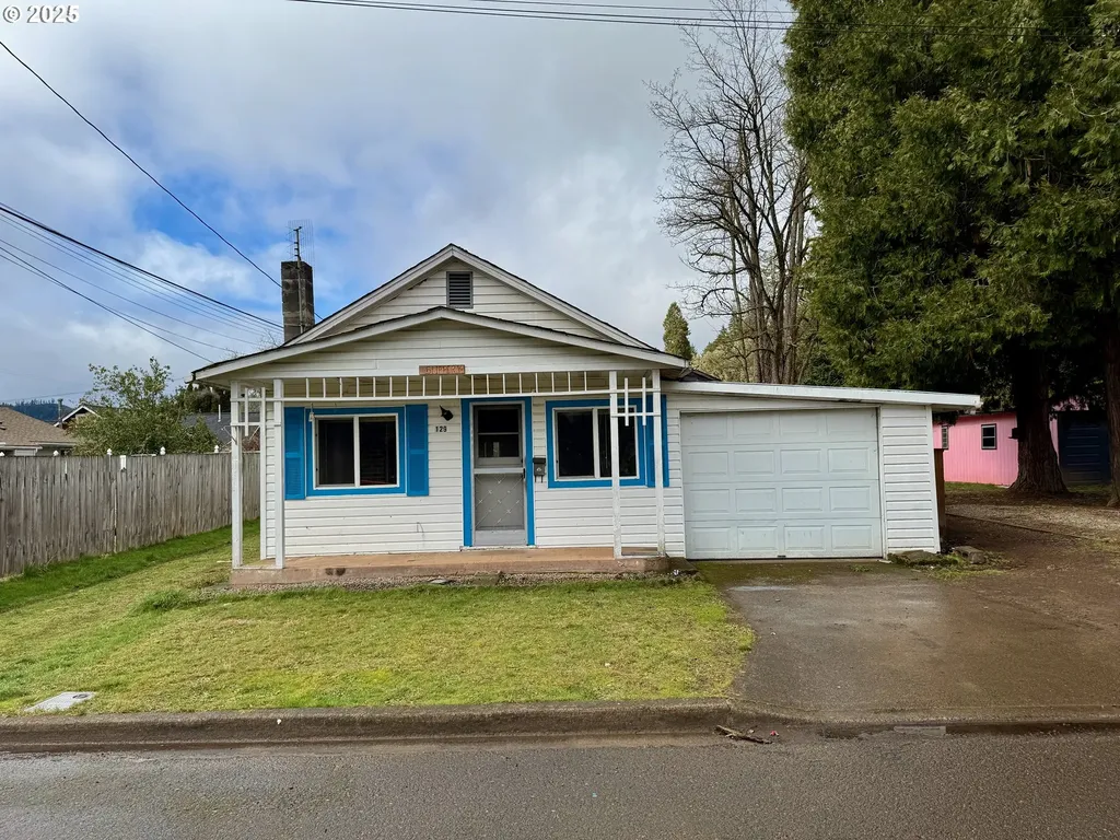 129 N P Street Cottage Grove OR 97424