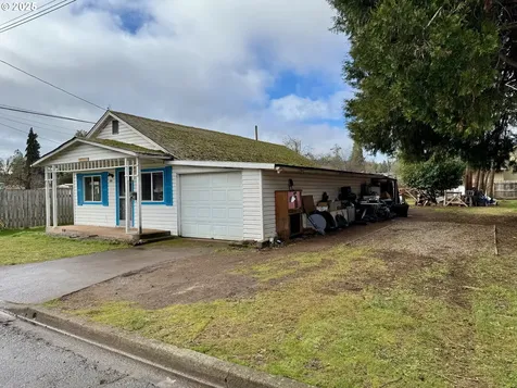 129 N P Street Cottage Grove OR 97424