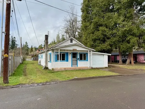 129 N P Street Cottage Grove OR 97424