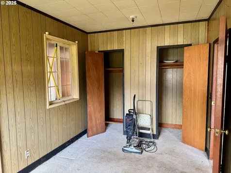 129 N P Street Cottage Grove OR 97424