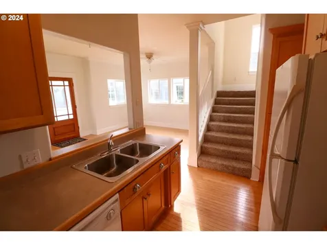 2728 Sherman Avenue North Bend OR 97459
