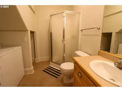 2728 Sherman Avenue North Bend OR 97459