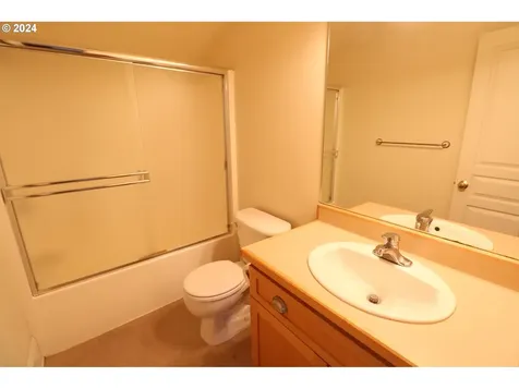 2728 Sherman Avenue North Bend OR 97459