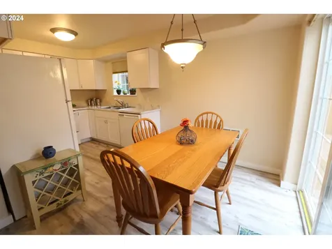 2728 Sherman Avenue North Bend OR 97459