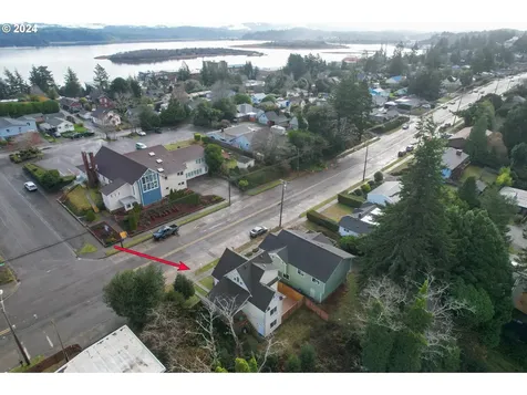 2728 Sherman Avenue North Bend OR 97459