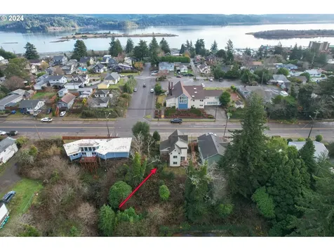 2728 Sherman Avenue North Bend OR 97459