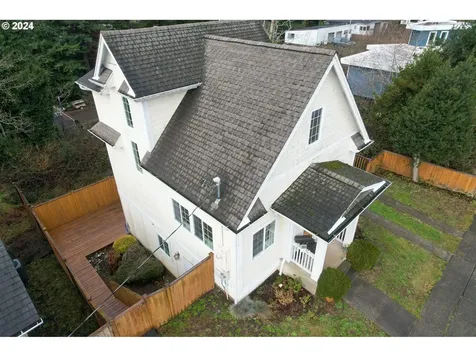 2728 Sherman Avenue North Bend OR 97459