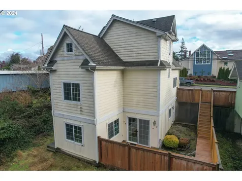 2728 Sherman Avenue North Bend OR 97459