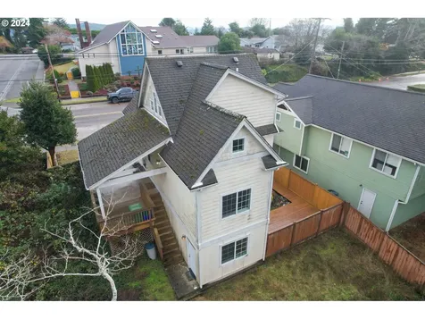 2728 Sherman Avenue North Bend OR 97459