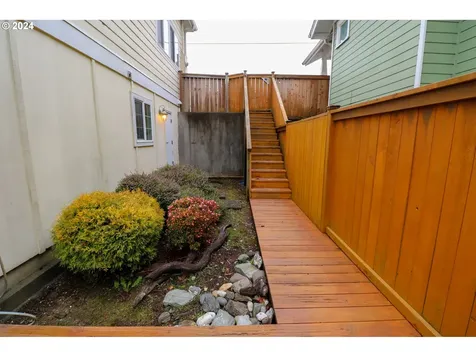 2728 Sherman Avenue North Bend OR 97459