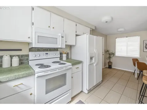 11848 SE Yamhill Street Portland OR 97216