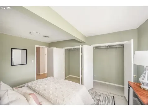 11848 SE Yamhill Street Portland OR 97216