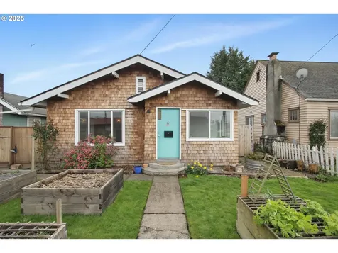 204 S 8th Avenue Kelso WA 98626