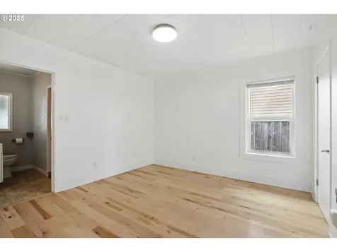 204 S 8th Avenue Kelso WA 98626