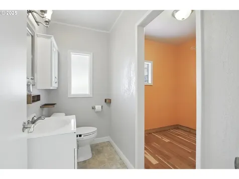 204 S 8th Avenue Kelso WA 98626