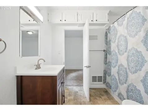 204 S 8th Avenue Kelso WA 98626