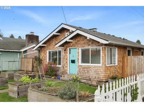 204 S 8th Avenue Kelso WA 98626