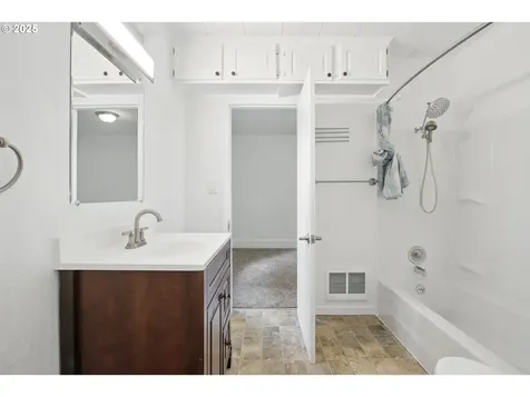 204 S 8th Avenue Kelso WA 98626