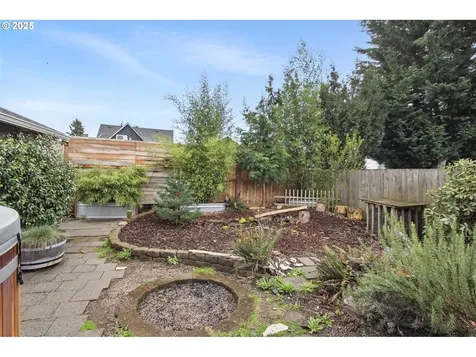 204 S 8th Avenue Kelso WA 98626
