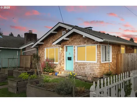 204 S 8th Avenue Kelso WA 98626