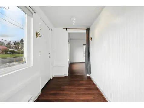 204 S 8th Avenue Kelso WA 98626
