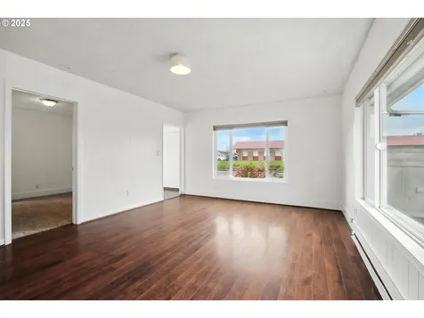 204 S 8th Avenue Kelso WA 98626