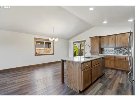 1983 S 12th Street Lebanon OR 97355