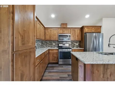 1983 S 12th Street Lebanon OR 97355