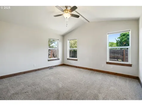 1983 S 12th Street Lebanon OR 97355