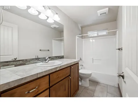1983 S 12th Street Lebanon OR 97355