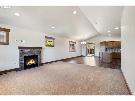 1983 S 12th Street Lebanon OR 97355