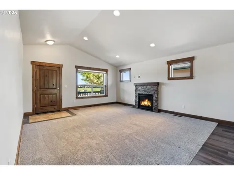1983 S 12th Street Lebanon OR 97355