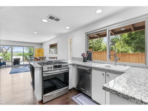 5585 NW Tamarron Place Portland OR 97229