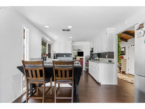 5585 NW Tamarron Place Portland OR 97229