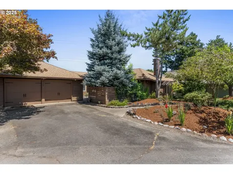 5585 NW Tamarron Place Portland OR 97229