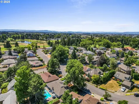 5585 NW Tamarron Place Portland OR 97229